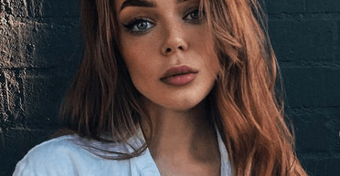 Аліна Гросу, яка рік не була в Україні, повернулася на Батьківщину