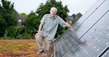 Британец зарабатывает $1270 в год благодаря солнечные панелям: как он этого добился