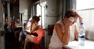 "Такие смерти случаются": в "Укрзалізнице" подтвердили смерть женщины от жары в поезде (видео)