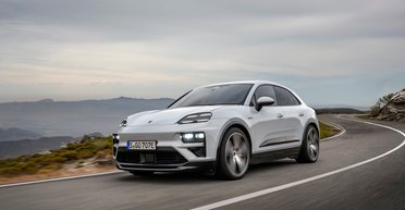 В Украине появится новейший электрокроссовер Porsche: подробности и цены (фото)