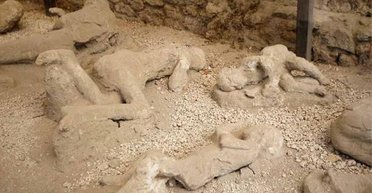 Жителей Помпеи убил не только вулкан: была еще одна напасть