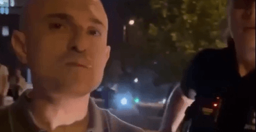 Предложил попробовать вместе мороженого: в Киеве нардеп ударил парня (видео)