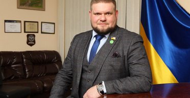 Подозреваемый в коррупции нардеп Клочко провел в суде "ритуал засеивания мака": подробности