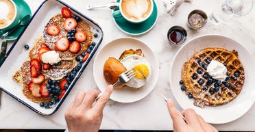 Варианты завтраков: как сделать первый прием пищи необычным и питательным