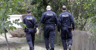 "Запитали про національність": в Берліні невідомі пирнули ножем чоловіка, який говорив українською