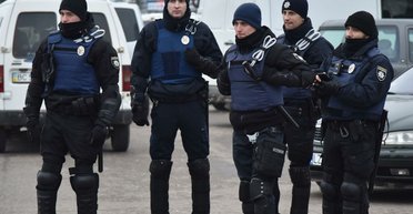 "100 тысяч - мобилизовать, 60 — оставить": почему власти не хотят снимать бронь с правоохранителей