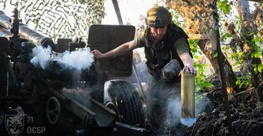 Бойцы ВСУ разнесли бронированную технику ВС РФ на Авдеевском направлении (видео)