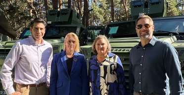 Выдерживают подрыв мощных СВУ: Украина получит от США противоминные автомобили MRAP (фото)