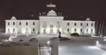 В сети показали кадры "удара" по Валдаю и "резиденции Путина": авто сбежало в фонтан (видео)