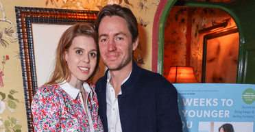 Квіткова сукня та туфлі Jimmy Choo: принцеса Беатріс вийшла у світ з чоловіком (фото)