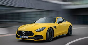 "Бюджетный" суперкар: Mercedes презентовал экономичную спортивную модель (фото)