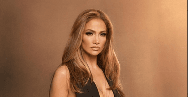 Дженніфер Лопес продемонструвала стильний осінній образ 2024 (фото)