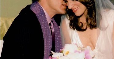 Роберт Дауні-молодший повторив весільне фото з дружиною через 18 років