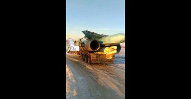 Решили добить: оккупанты, перевозившие истребитель Су-34, попали в ДТП (видео)