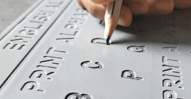 Люди в цілковитому замішанні після того, як виявили "нову" букву в алфавіті (відео)