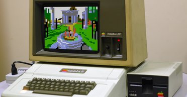 Полвека назад компьютер Apple II изменил мир. Что это был за прорыв? (видео)