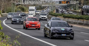 Запас хода новых электромобилей 2024 года проверили в реальных условиях (видео)