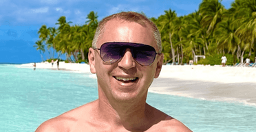 Найвідоміший вчитель української мови після скандалу приховав своє провокативне фото