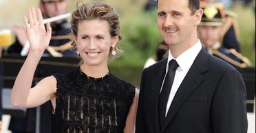 "Я не Янукович, никуда не уеду": в сети показали фото Башара Асада с женой предположительно в РФ