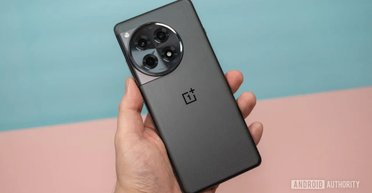 Обошел Samsung, Google и 23 других смартфона: эксперт назвал лучший телефон 2025 года