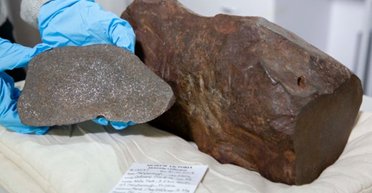 Чоловік роками зберігав камінь у надії, що це золото: але він виявився ще ціннішим (фото)