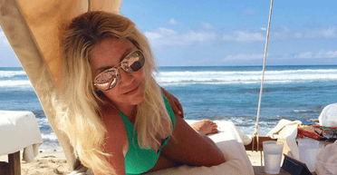 Зірка серіалів 90-х виглядає невпізнавано після років слави (фото)