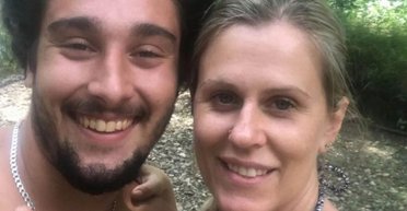 В 38 лет влюбилась в 19-летнего: необычная семья поделилась историей счастливых отношений