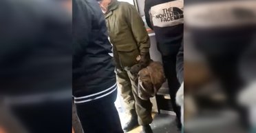 Показали документы и вывели: в Одессе ТЦК провел рейд в троллейбусе, — соцсети (видео)