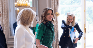 Королева Йорданії Ранія та Бріжит Макрон в елегантних образах зустрілися в Парижі (фото)