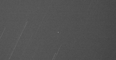 Новий супутник Землі. Сумка з інструментами, загублена астронавтами МКС, яскраво сяє в космосі (фото)