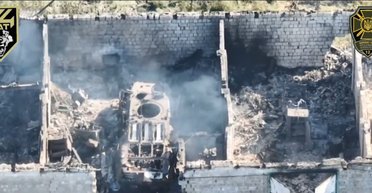Сорвало башни: бойцы подразделения "Волки" уничтожили ангар с бронетехникой армии РФ (видео)