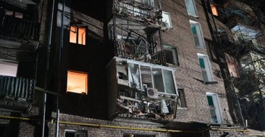 Росіяни вісім разів вдарили по Запоріжжю: зруйнували житловий будинок, є постраждалі (відео)