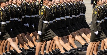 Перемога над каблуком. Чому взуття курсанток говорить про армію більше, ніж техніка на параді