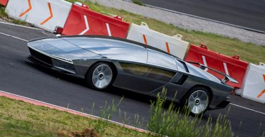 Необычный итальянский суперкар 70-х возродили в новом образе (фото)