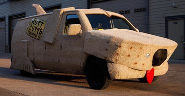 На продажу выставили культовый фургон из фильма "Тупой и еще тупее" (фото)