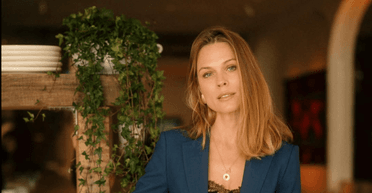 Оля Фреймут показала, як правильно цілуватися (відео)