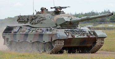 Куда исчезла танковая армия ВСУ: аналитик объяснил, почему бронемашины стали "тактической слабостью"