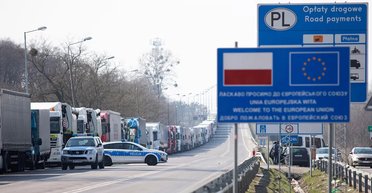 Мажори купують преміумавтiвки. Чи віддаляється українське суспільство від війни?
