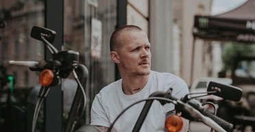 Евгений Галич высказался о творчестве Нади Дорофеевой и KOLA