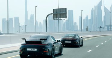 Большие изменения: первый электрифицированный Porsche 911 показали до презентации (фото, видео)