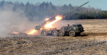 За 30 км від лінії фронту: FPV-дрон знищив російську РСЗВ "Ураган", — соцмережі (відео)