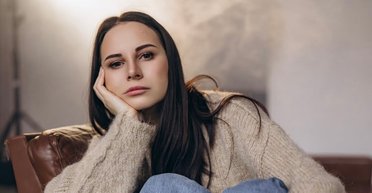 Скандал із Еммою Антонюк: що розлютило мережу і до чого тут ВПО та українські книги (фото)