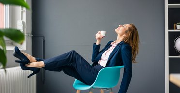 Коли спека 40 градусів: відомий дизайнер показав, у чому стильні люди ходять на роботу (фото)