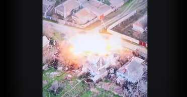 Повітряні сили ЗСУ знищили командний пункт противника під Херсоном (відео)