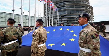 Опасаясь последствий президентства Трампа в Европе призывают к созданию собственной армии