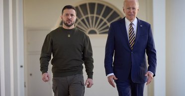 "Напряженные отношения": Байден и Зеленский подпишут соглашение перед Саммитом мира, — FT