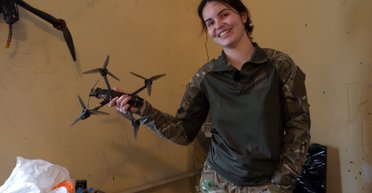 18-річна харків'янка стала операторкою FPV-дронів, залишивши університет і роботу баристою