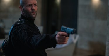 Операция "Фортуна". Что ждать от фильма Гая Ричи с Джейсоном Стэйтемом и причем тут Джеймс Бонд