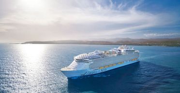 Чоловік протягом 25 років живе на круїзних лайнерах: що сталось з його тілом (фото)