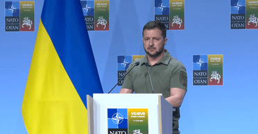 Крик душі. Якщо Зеленський вимагає поваги від НАТО, то українці — від влади